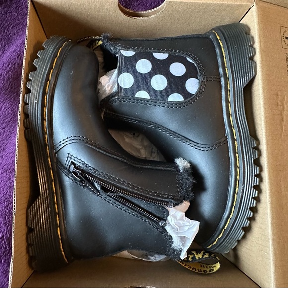 Toddler Girl Dr. Martens Chelsea Polka dot Boot - Picture 2 of 5